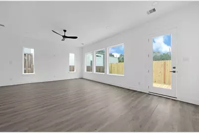 4816 Creekmont Drive, Houston, TX 77091 - Photo 3