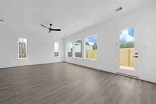 4816 Creekmont Dr, Houston, TX 77091 - Photo 3