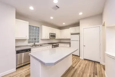 3634 Main Plaza Drive, Houston, TX 77025 - Photo 9