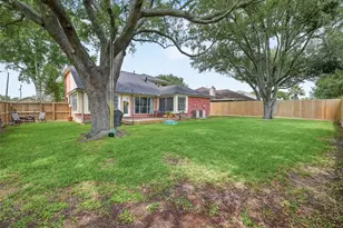 2221 Aberdeen Dr, League City, TX 77573 - Photo 43