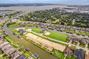 610 Appia Dr, Kemah, TX 77565 - Photo 1