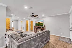 2601 Rose Ave, Groves, TX 77619 - Photo 7