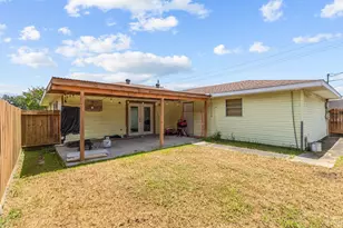 2601 Rose Ave, Groves, TX 77619 - Photo 23