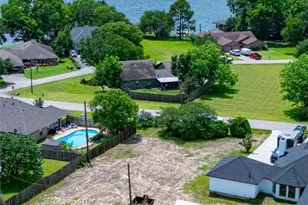 10420 Valley Dr N, Willis, TX 77318 - Photo 1