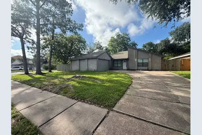 13303 Sheer Water Drive, Houston, TX 77082 - Photo 5