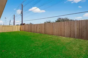 2119 Spring Hollow Dr, Baytown, TX 77521 - Photo 41
