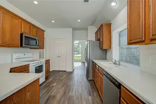 8126 Laurel Ln, Baytown, TX 77523 - Photo 17