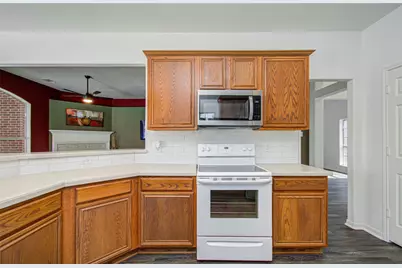 8126 Laurel Lane, Baytown, TX 77523 - Photo 19