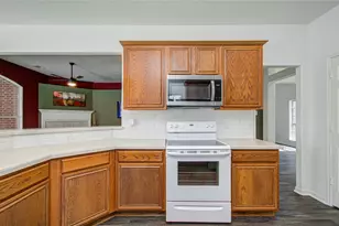 8126 Laurel Ln, Baytown, TX 77523 - Photo 19