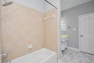 1016 Studer St, Houston, TX 77007 - Photo 35