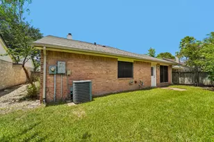 2015 Creek Valley Ln, Sugar Land, TX 77478 - Photo 37