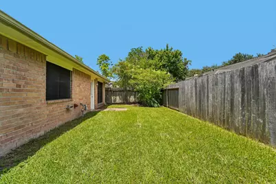 2015 Creek Valley Lane, Sugar Land, TX 77478 - Photo 35