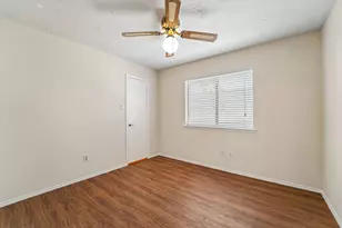 2015 Creek Valley Ln, Sugar Land, TX 77478 - Photo 29
