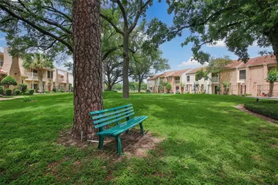 800 Country Place Drive #302, Houston, TX 77079 - Photo 37