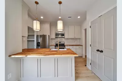 800 Country Place Drive #302, Houston, TX 77079 - Photo 13
