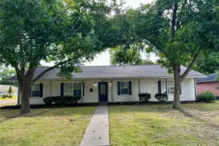 1907 Amy Dr, Baytown, TX 77520 - Photo 1