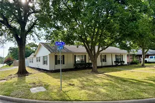1907 Amy Dr, Baytown, TX 77520 - Photo 1