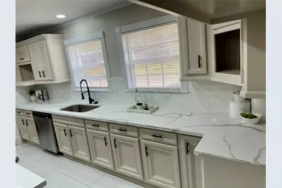 1907 Amy Drive, Baytown, TX 77520 - Photo 9