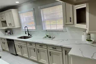 1907 Amy Dr, Baytown, TX 77520 - Photo 9