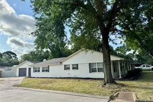 1907 Amy Dr, Baytown, TX 77520 - Photo 3