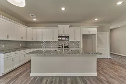 10473 Valley Drive N, Willis, TX 77318 - Photo 29