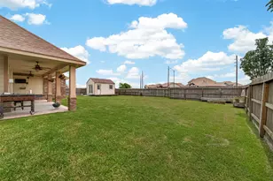 14063 Belmont Cir, Mont Belvieu, TX 77523 - Photo 39