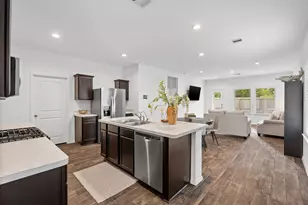 22306 Forest Gorge Ln, Spring, TX 77373 - Photo 5