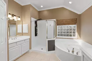 8742 Rippling Water Dr, Sugar Land, TX 77479 - Photo 15
