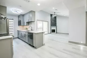 2300 Augusta Dr, Houston, TX 77057 - Photo 11