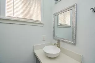 917 Defender St, Houston, TX 77029 - Photo 13