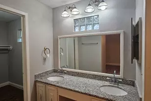 7711 Del Glen Ln, Houston, TX 77072 - Photo 9