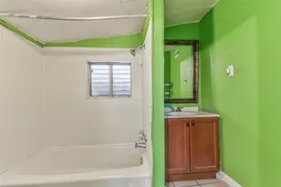 4016 Ursuline St, Galveston, TX 77550 - Photo 17