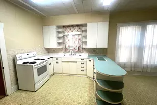 1011 Prairie St, Columbus, TX 78934 - Photo 5