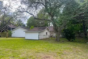 1011 Prairie St, Columbus, TX 78934 - Photo 21