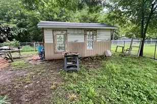 1527 W Gandy St, Denison, TX 75020 - Photo 7
