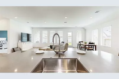 711 Hooks Trail Lane, League City, TX 77573 - Photo 5