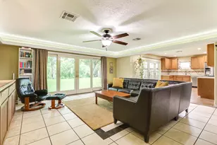 303 Southern Oaks Dr, Lake Jackson, TX 77566 - Photo 11