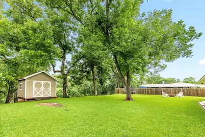 303 Southern Oaks Dr, Lake Jackson, TX 77566 - Photo 27