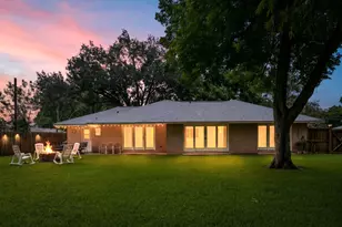 303 Southern Oaks Dr, Lake Jackson, TX 77566 - Photo 21