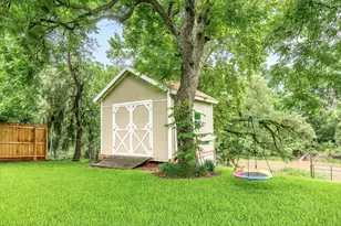 303 Southern Oaks Dr, Lake Jackson, TX 77566 - Photo 29