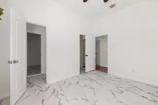 14910 Lake Woodbridge Ct, Sugar Land, TX 77498 - Photo 33