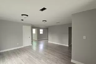 8654 Tilgham St, Houston, TX 77029 - Photo 13
