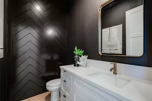 2015 Hopkins St, Houston, TX 77006 - Photo 15