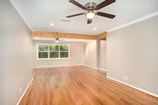 4602 Kinglet St, Houston, TX 77035 - Photo 5