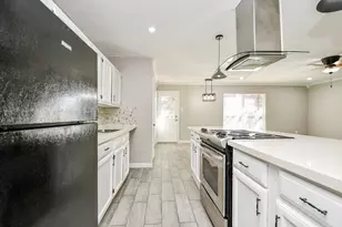 14646 Dartwood Dr, Houston, TX 77049 - Photo 3