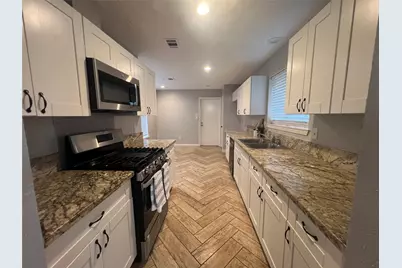 1202 Manorglen Drive, Missouri City, TX 77489 - Photo 5
