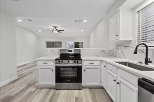 4903 Ripple Creek Dr, Baytown, TX 77521 - Photo 9