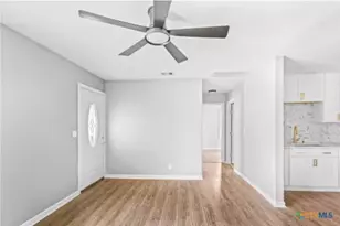 1601 E Mimosa Ave, Victoria, TX 77901 - Photo 3