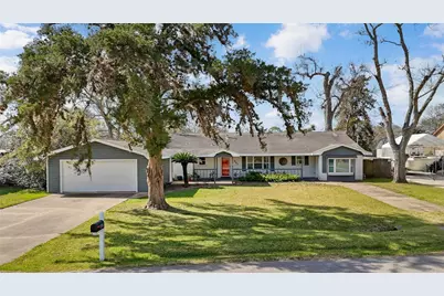 201 Southern Oaks Drive, Lake Jackson, TX 77566 - Photo 1