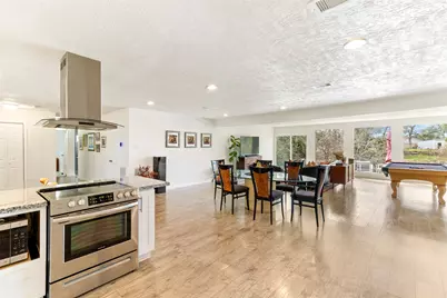 201 Southern Oaks Drive, Lake Jackson, TX 77566 - Photo 3